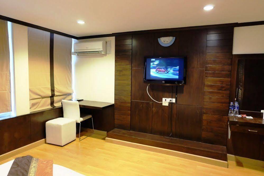 בנגקוק Everest Boutique Hotel מראה חיצוני תמונה